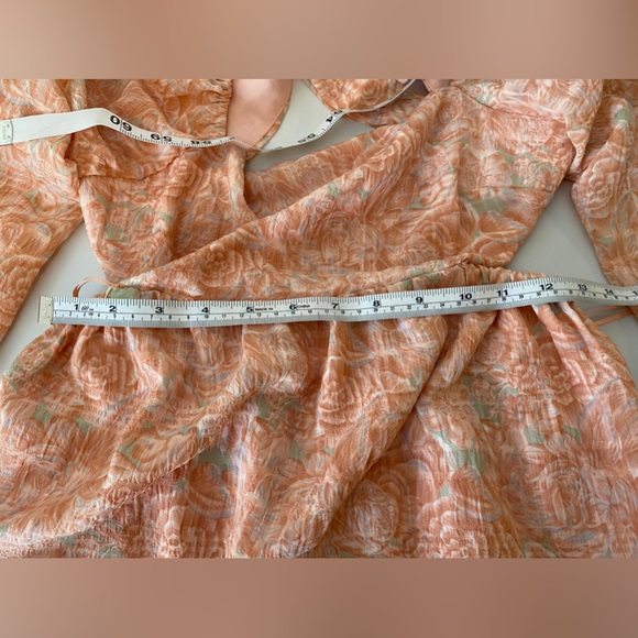 LUSH Blush Floral Dress. Size M - Picture 7 of 10